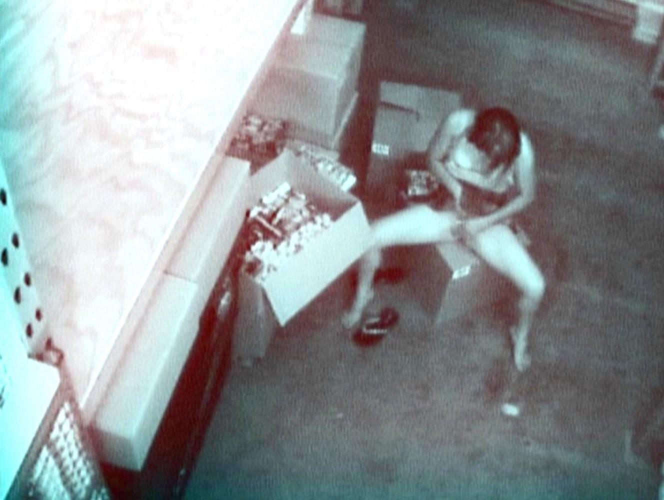 16P dirty skank caught fingering herself on hidden camera