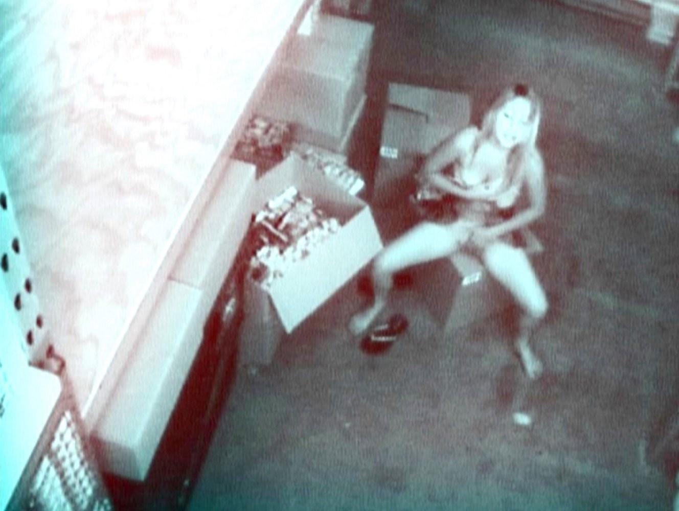 16P dirty skank caught fingering herself on hidden camera