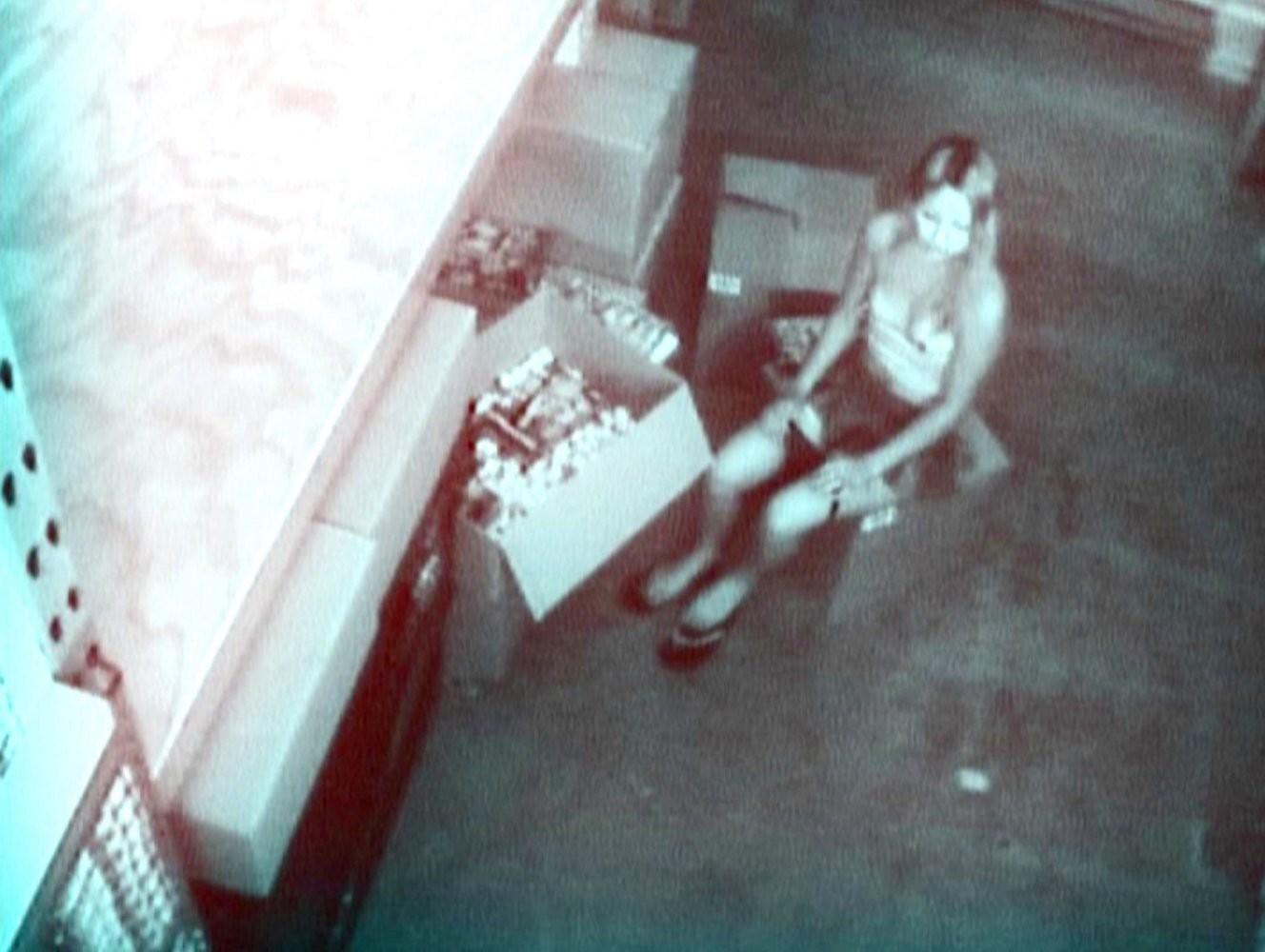 16P dirty skank caught fingering herself on hidden camera