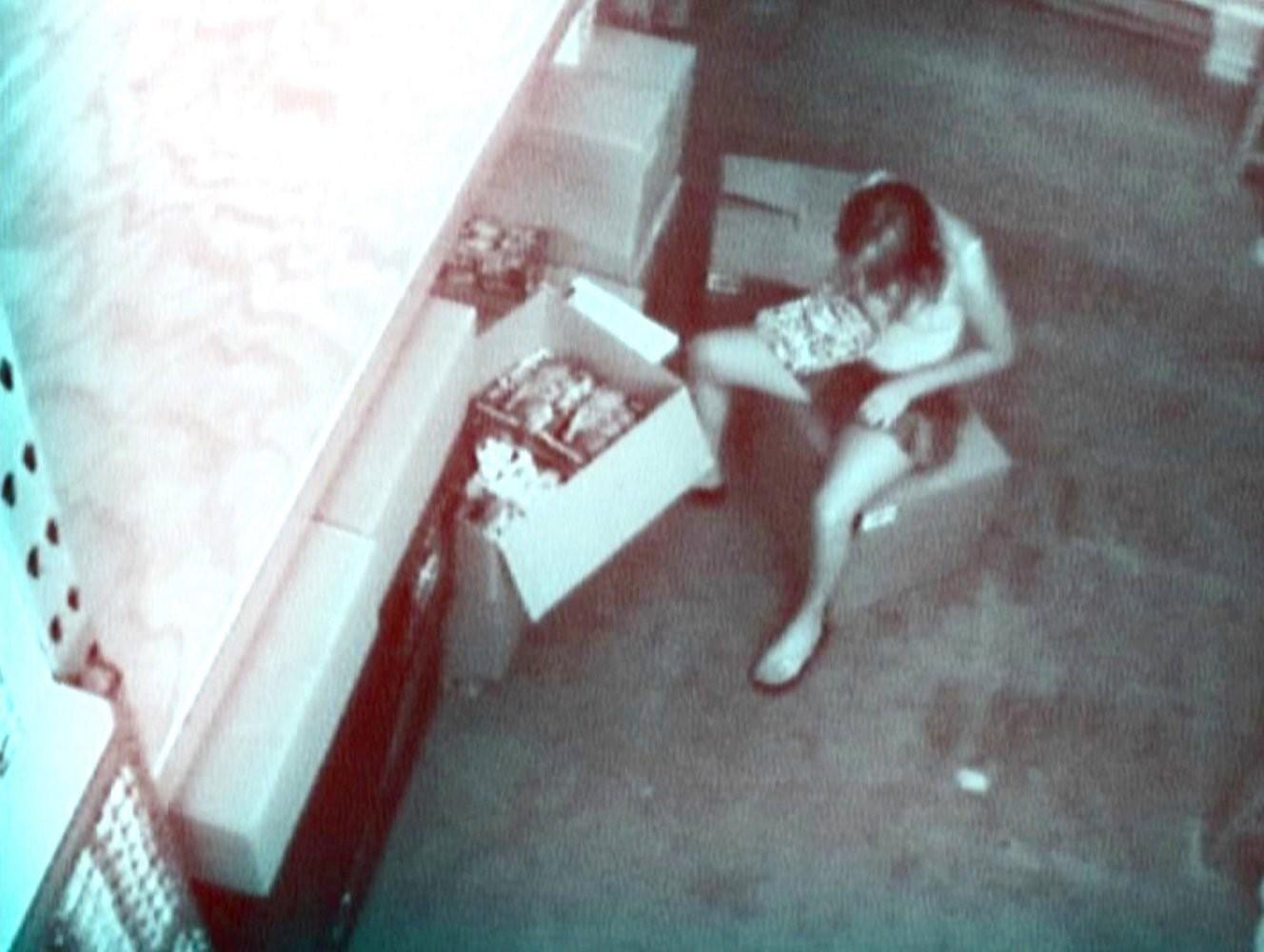 16P dirty skank caught fingering herself on hidden camera