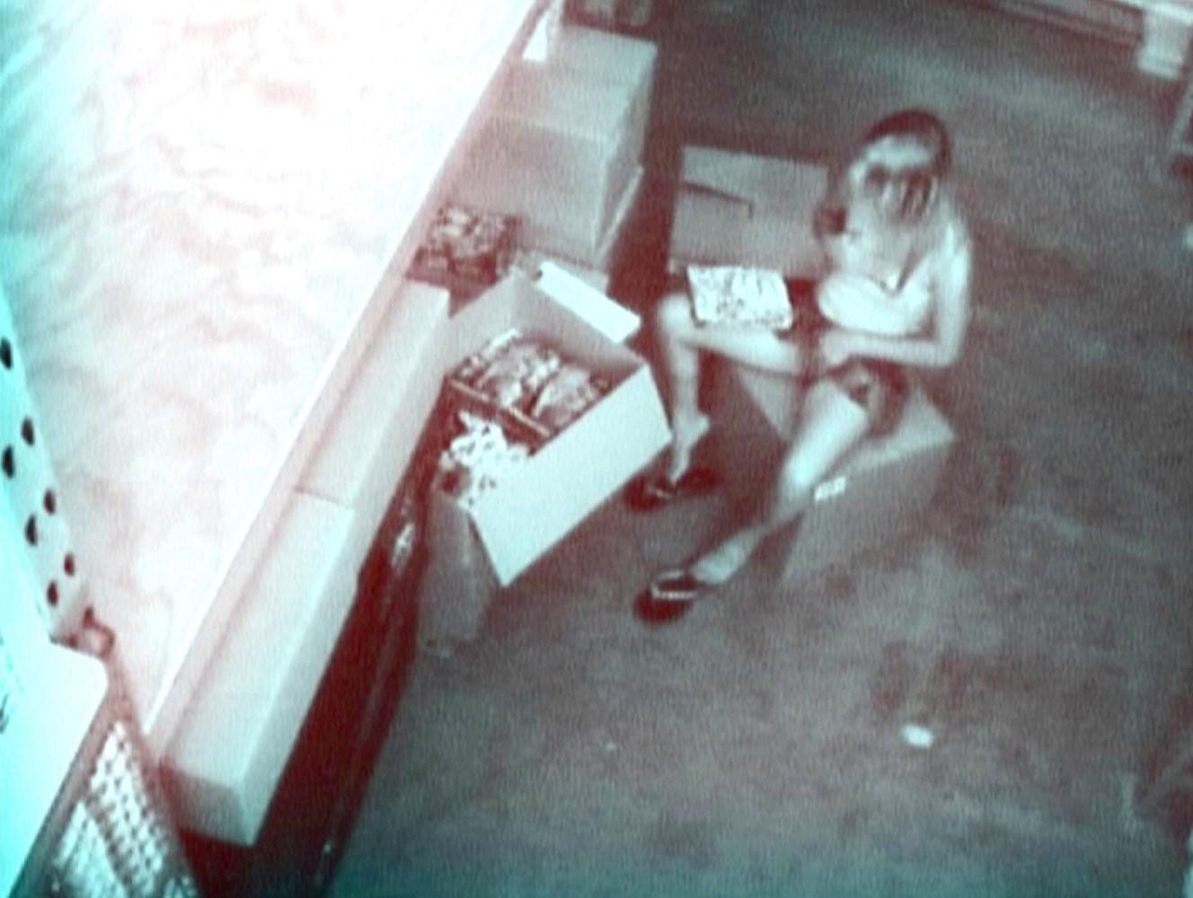 16P dirty skank caught fingering herself on hidden camera