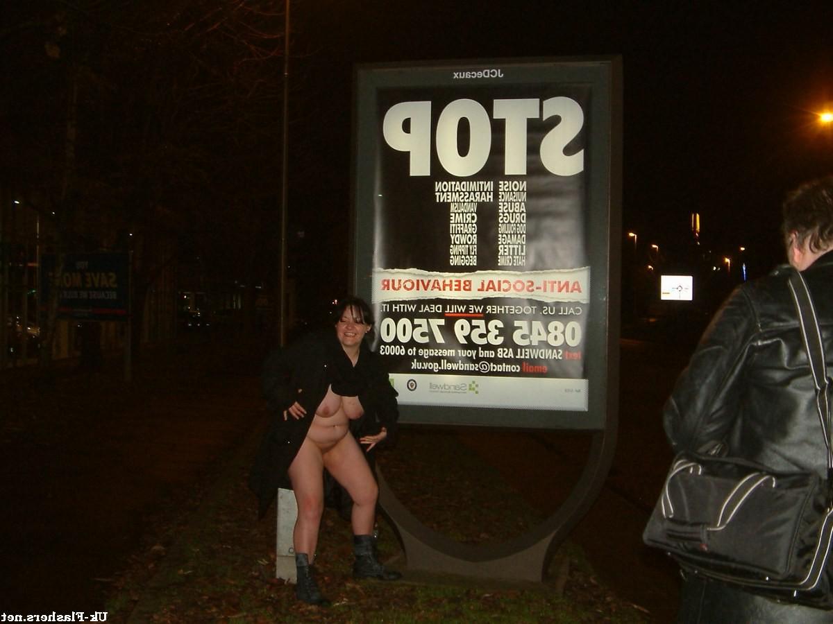 16P Mature Uk flasher Andreas exhibitionist evening teasing traffic naked and mastur