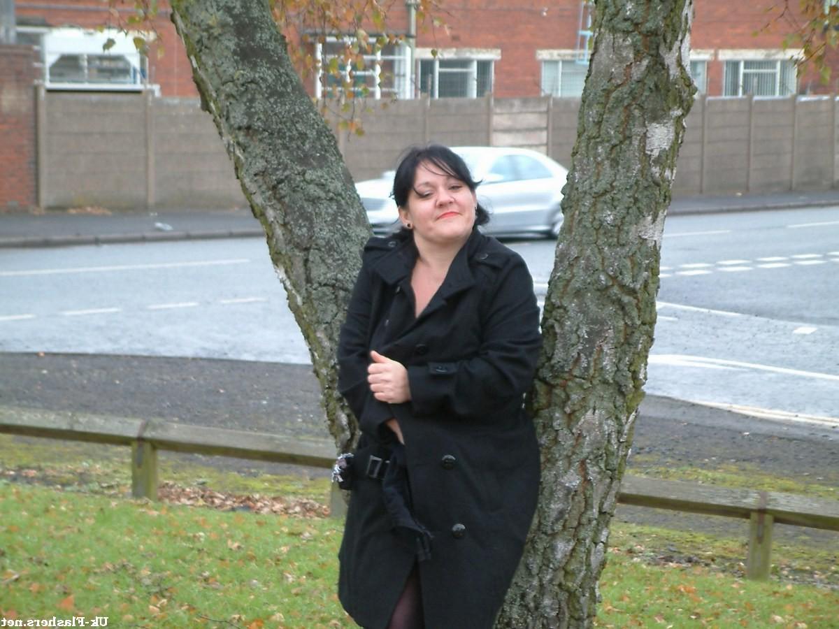 16P Mature Uk flasher Andreas exhibitionist evening teasing traffic naked and mastur