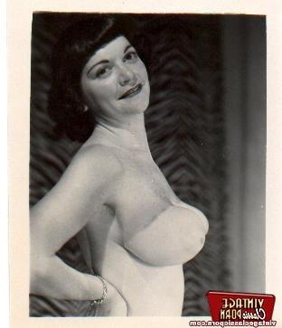 12P Vintage ladies with massive natural breasts posing nude