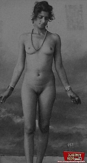 12P Naughty vintage ladies posing nude outside in the garden