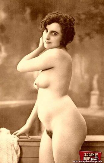 12P Naughty vintage ladies posing nude outside in the garden