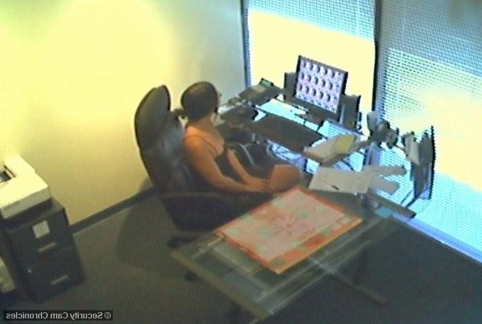 16P Naughty receptionist caught masturbating in the office