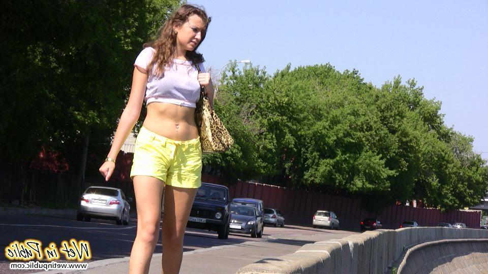 12P Chick caught on cam wetting her shorts and changing panties in a park