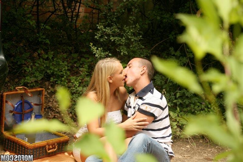 17P Couple having a picnic and fucking hard sex while spy watch
