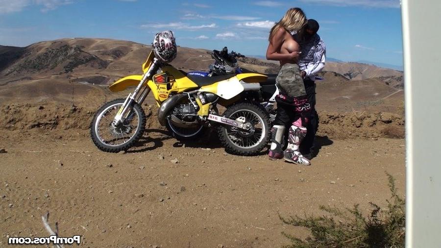 12P Couple filmed outdoors while fucking in a desert