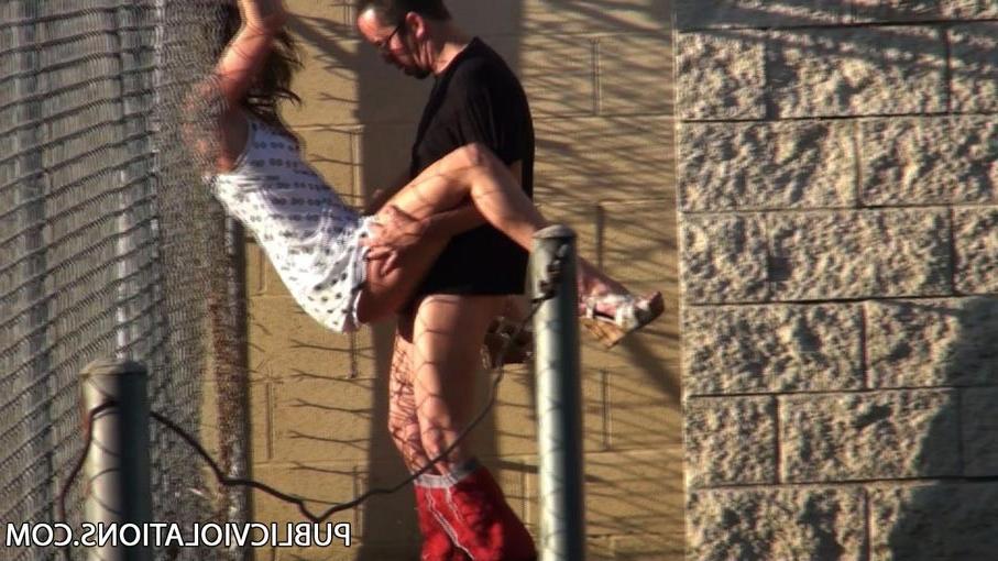 16P Horny babe caught having sex outdoors