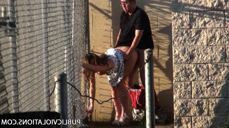 16P Horny babe caught having sex outdoors