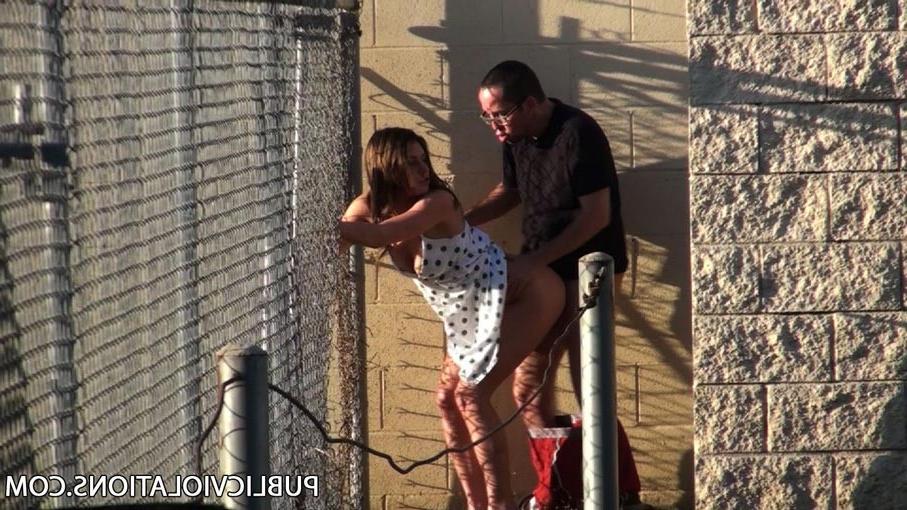 16P Horny babe caught having sex outdoors
