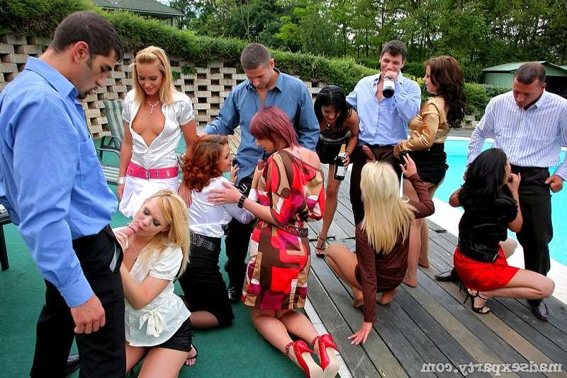 19P Hungarian up and cummers know how to fucking party outdoor