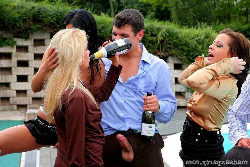 19P Hungarian up and cummers know how to fucking party outdoor