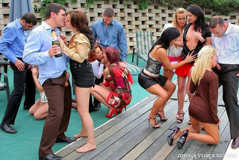 19P Hungarian up and cummers know how to fucking party outdoor