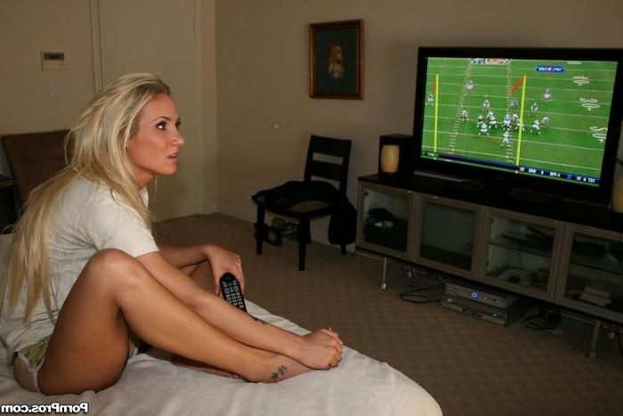 12P Sport Fan Slut 