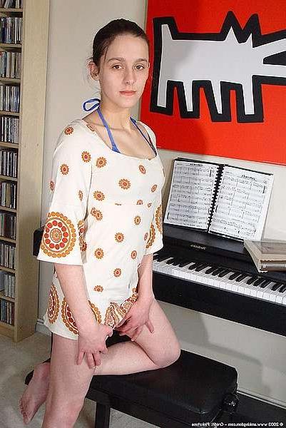 15P Tiny piano student lets you see down her shirt