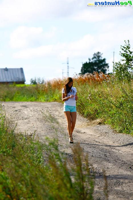 16P Model caught urinating alfresco at the countryside