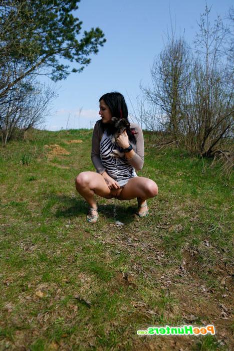 16P Jet-set hottie caught with panties down and peeing
