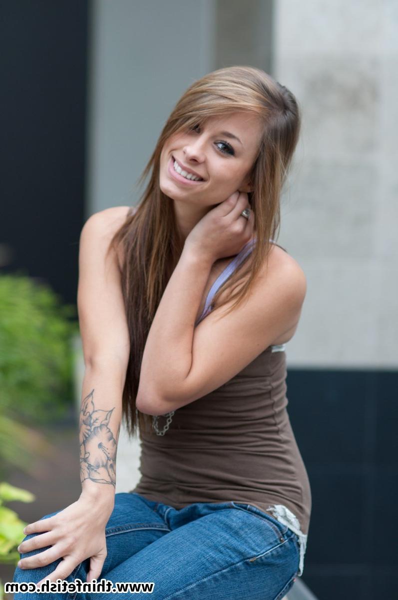 16P Skinny petite girl nude