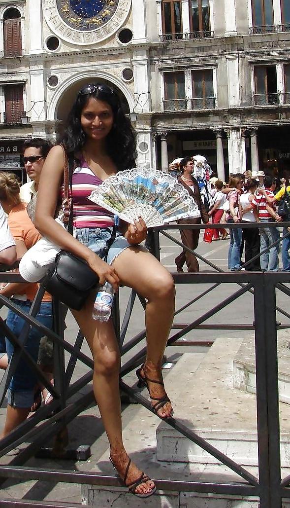 25P ARAB, PERSIAN AND MIDDLE EAST GIRLS III