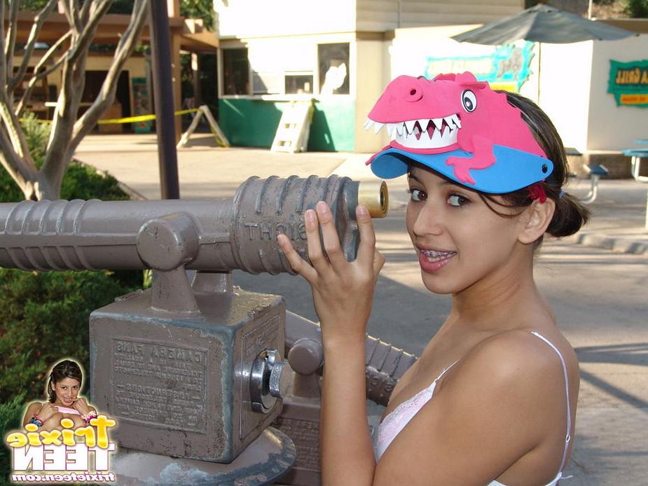 15P Perky little 18 year old Trixie teasing at the zoo