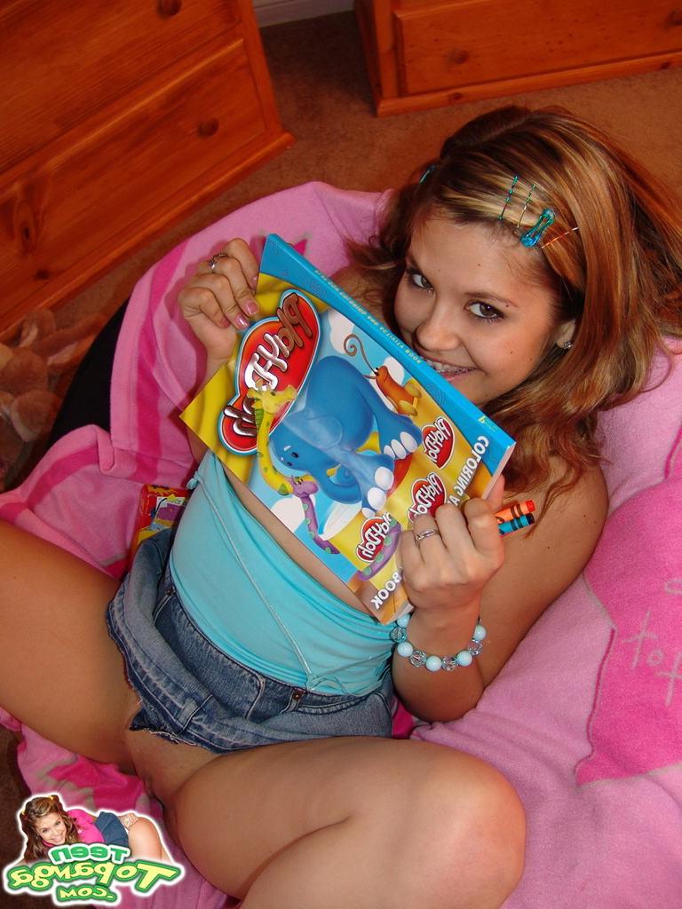 15P Petite teen with amazing ass toys with crayons