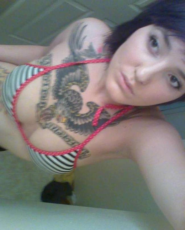 15P Crazy Hot Emo Girlfriends Flashing Perky Titties