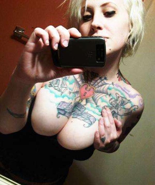 15P Hot Emo Girlfriends Flashing Perky Titties