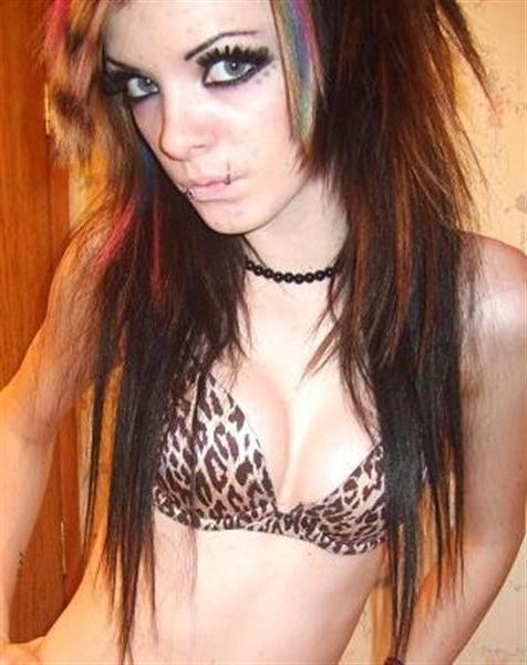 15P Real Emo Girlfriends Flaunting Awesome Perky Tits