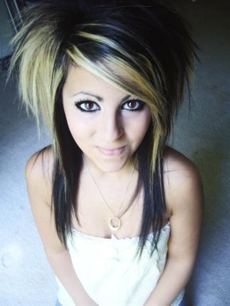 15P Naughty Emo Girlfriends Flashing Incredibly Perky Tits
