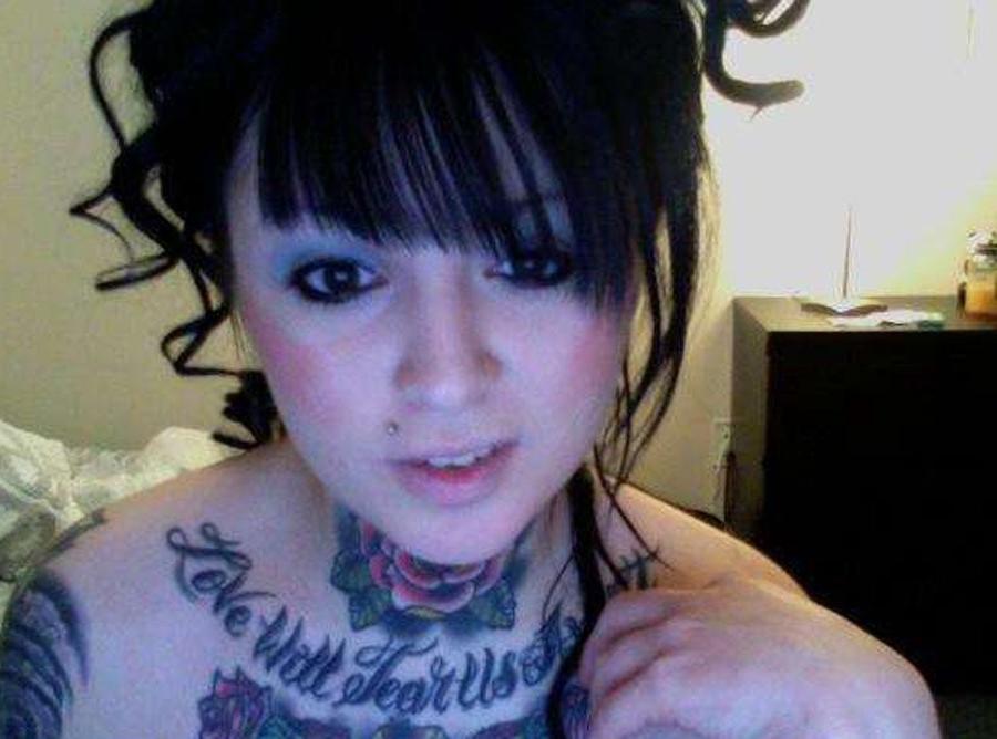 15P Hot Emo Scene Girls Flashing Pale Naked Skin