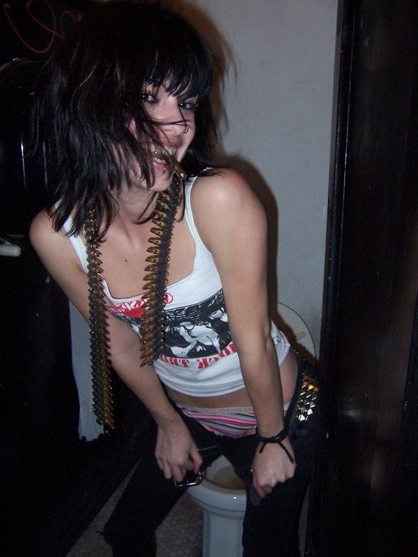 15P Hot Emo Scene Girls Flashing Pale Naked Skin