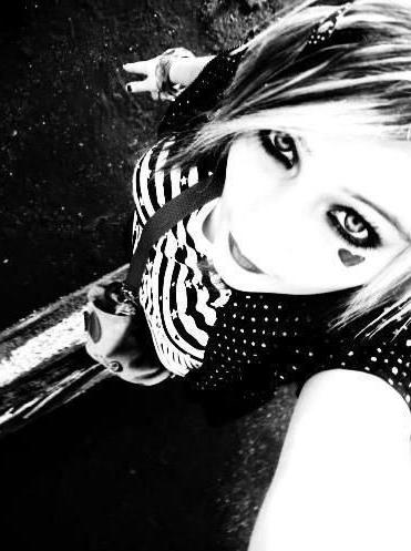 12P Hot Emo Girls Flashing Pale Pink Naked Bodies