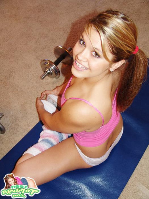 16P Petite Teen Topanga strips and gets a workout