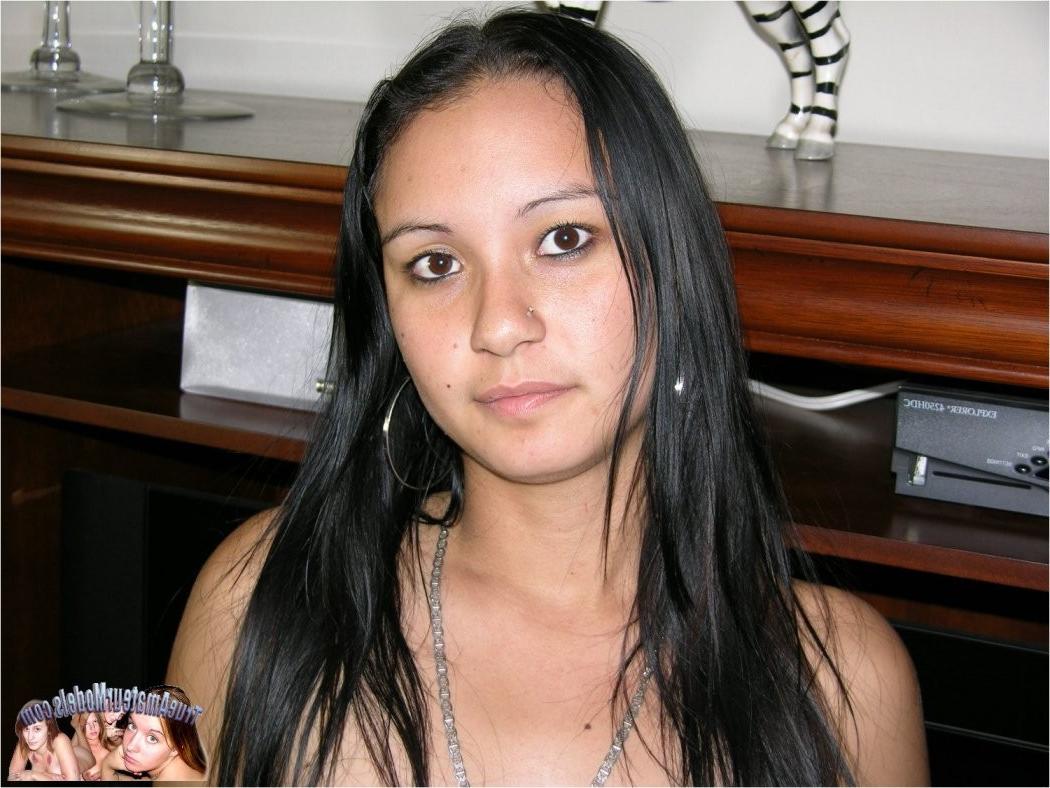 15P gorgeous amateur exposing tasty pink snatch