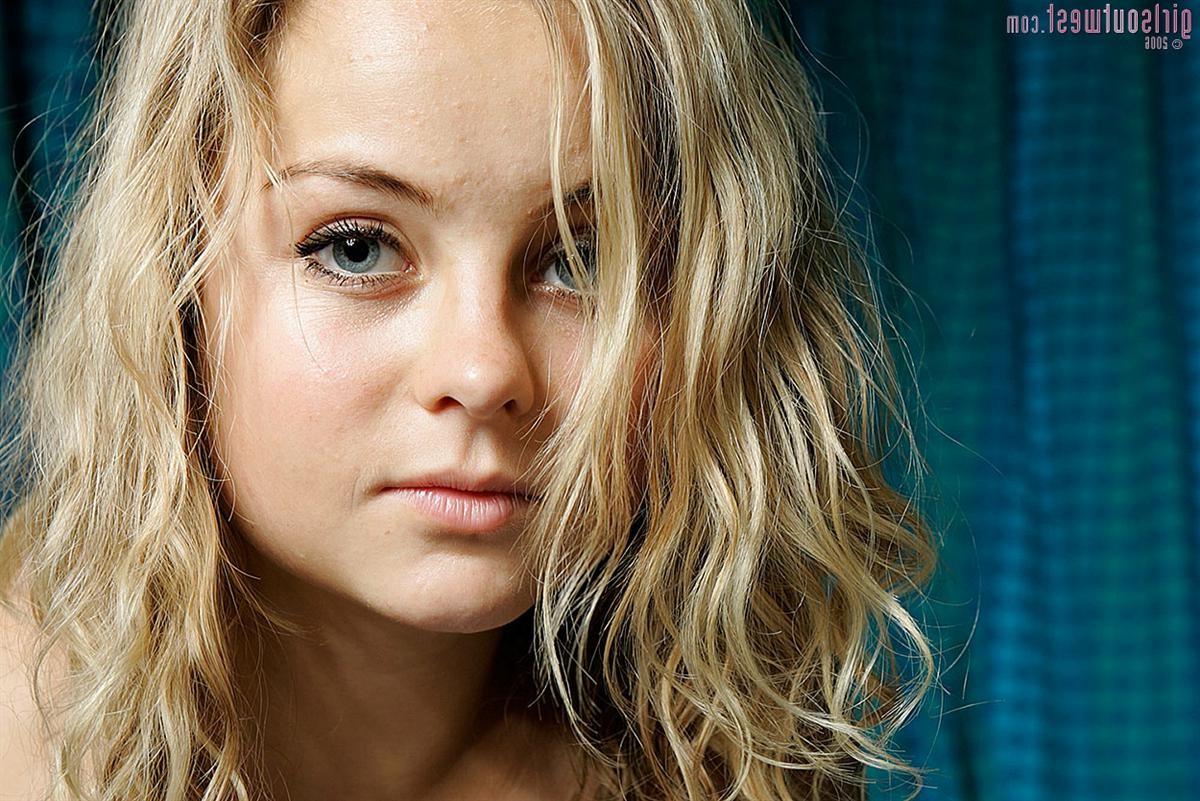 16P Petite blonde amateur teen stripping and posing on the bed