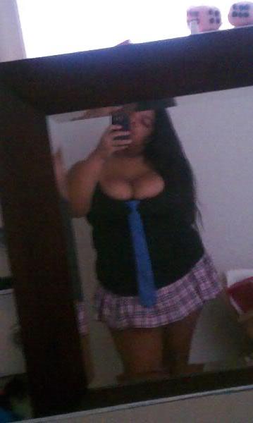 25P Busty MzzJuly From SmutDates