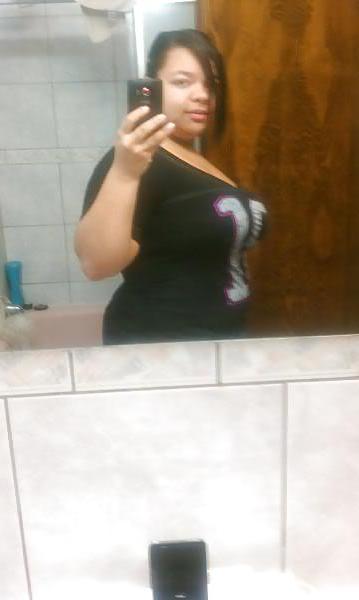 25P Busty MzzJuly From SmutDates