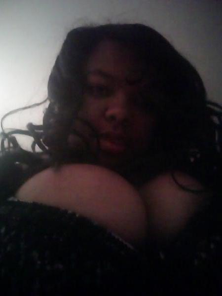 25P Busty MzzJuly From SmutDates