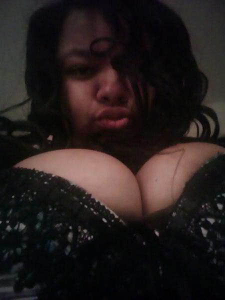25P Busty MzzJuly From SmutDates