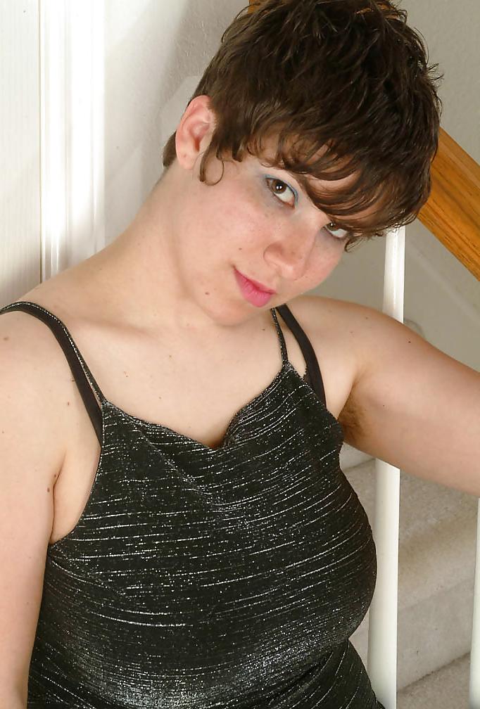 25P VICKY - BIG BOOBS AND HAIRY II