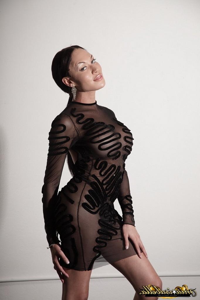 12P Gorgeous Mia posing for a fashion photoshoot