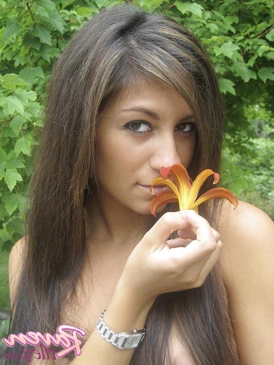 16P Raven Riley showing perky tits and shaved pussy