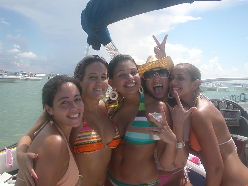 16P Wild Girls During Spring Break Caught On Camera
