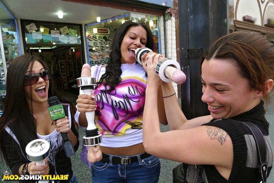 16P Money loving sluts doing crazy stuff on camera