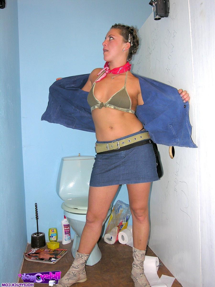 14P Teenage maid cleans the toilet and gets surprise