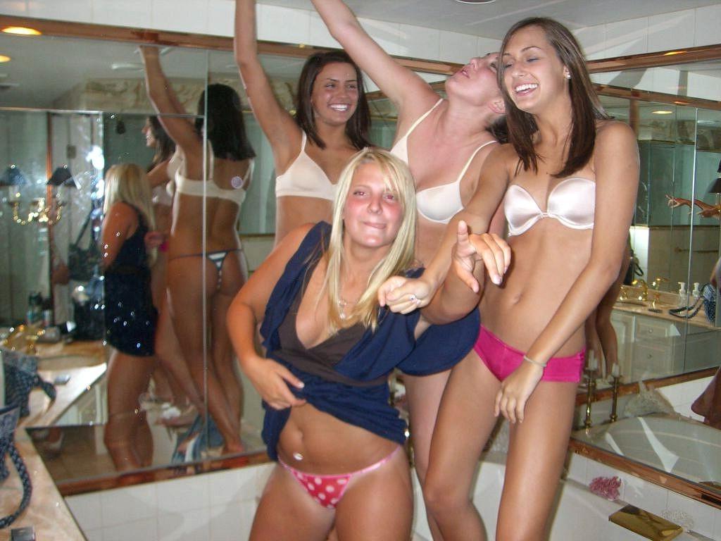 16P Crazy amateur teens flashing and topless with friends