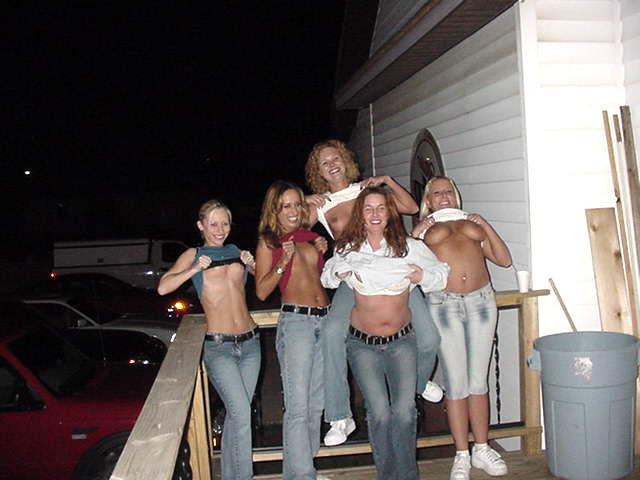 16P Assorted candid teen amateurs caught on camera showing skin